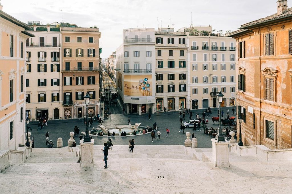 Τα Ισπανικά Σκαλιά και η Piazza di Spagna